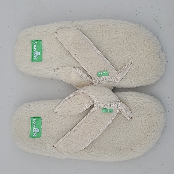 sanuk furreal flip flops